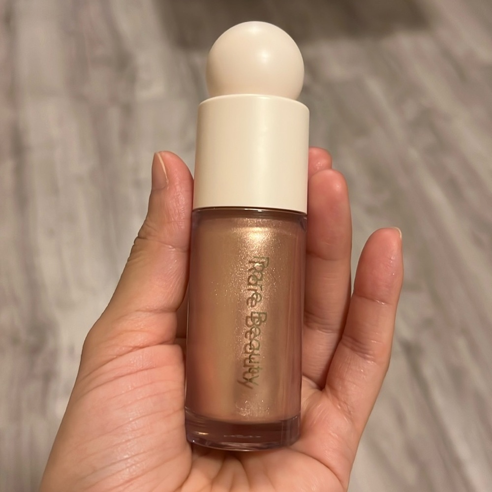 Rare beauty liquid highlighter